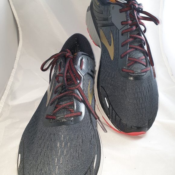 brooks dna mens
